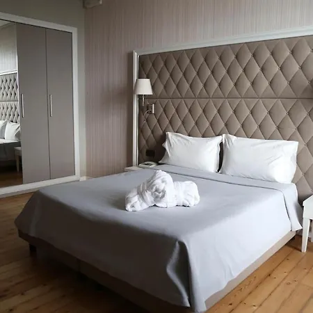 Grand & Des Hotel 4*