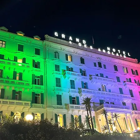 Grand & Des Hotel