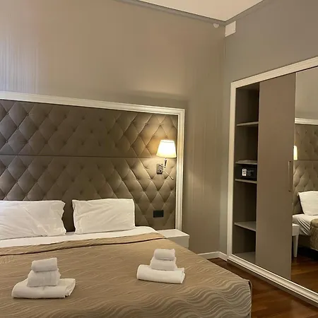Grand & Des Hotel