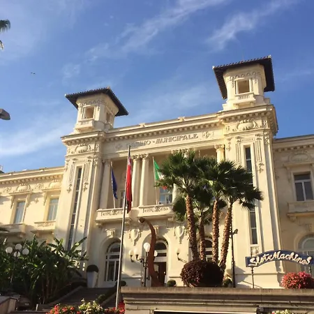 Hotel Grand & Des 4*