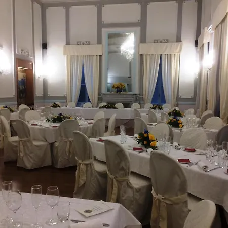 فندق Grand & Des 4*