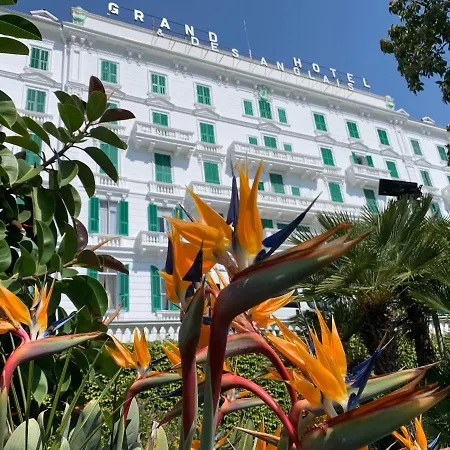 Grand & Des Hotel