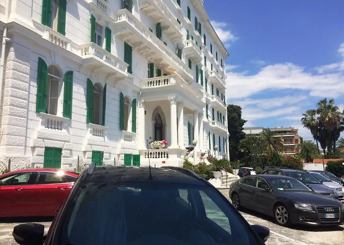 Hotel Grand & Des 4*