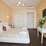 Grand & Des Hotel