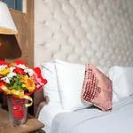 Hotel Grand & Des