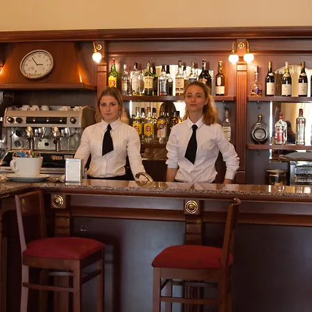 Grand & Des Hotel 4*