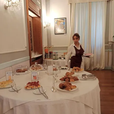 Отель Grand & Des 4*