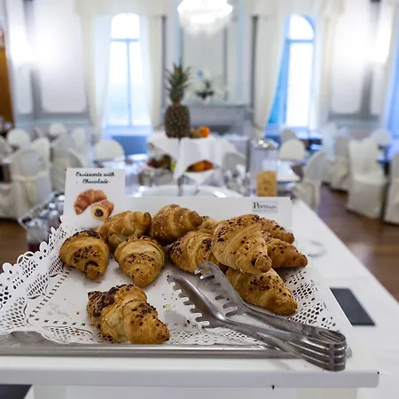 Grand & Des Hotel 4*