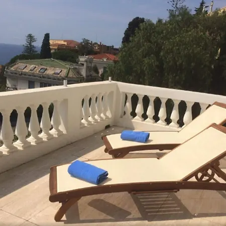 Grand & Des Hotel 4*