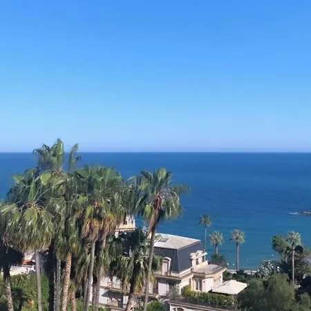 Grand & Des Hotel 4*