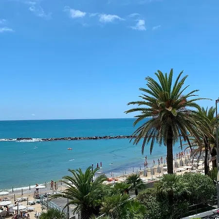 Hotel Grand & Des 4*