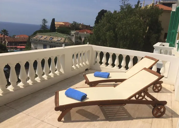 מלון Grand & Des