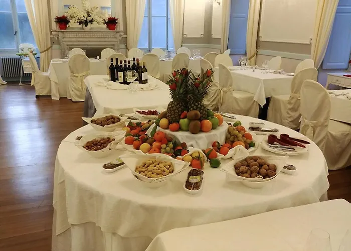 Grand & Des מלון