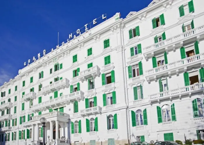 Grand & Des מלון 4*