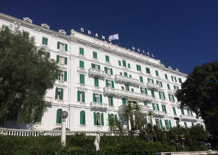 מלון Grand & Des