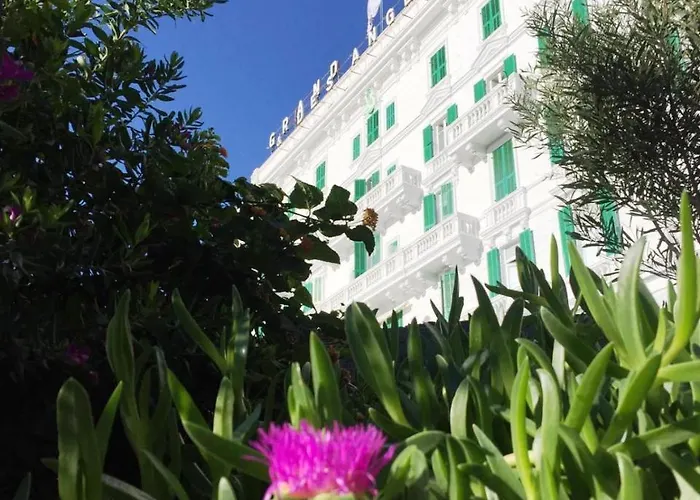 Grand & Des מלון 4*